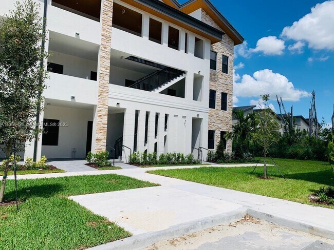 Building Photo - 8151 NW 104th Ave