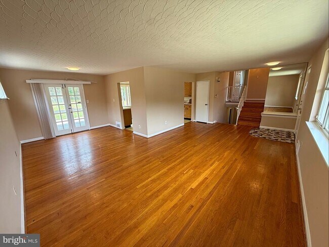 Foto del edificio - 7104 Adelphi Rd