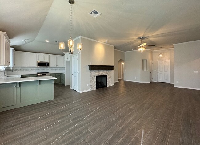 Photo - 9312 Pear St House