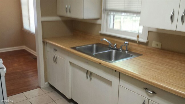 Foto del edificio - 1337 S Perkins Rd