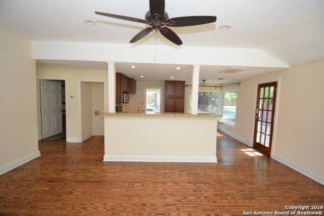 Building Photo - 524 Queen Anne Ct