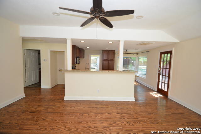 Foto del edificio - 524 Queen Anne Ct