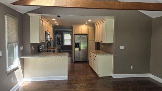 Foto del edificio - 337 Wheeler Rd