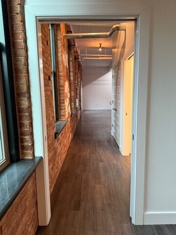 Building Photo - 820 W Market St