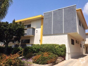 Foto del edificio - 4423 Ambrose Ave