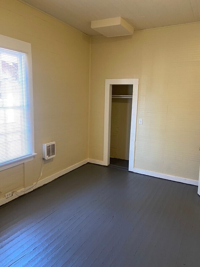 Building Photo - **UPCOMING**3 Bedroom / 1 Bathroom Home for Rent off 2nd Avenue in Columbus, GA***