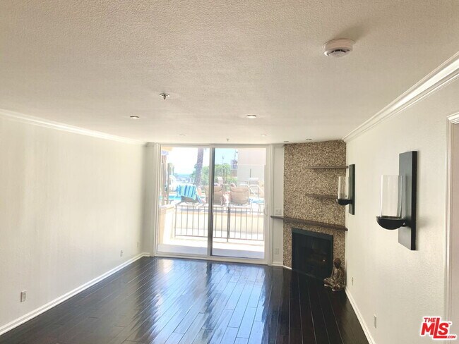 Foto del edificio - 7320 Hawthorn Ave