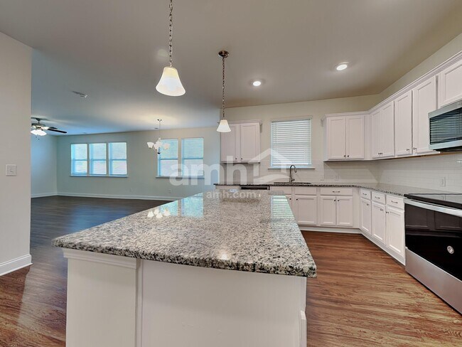 Foto del edificio - 119 Everett Park Dr