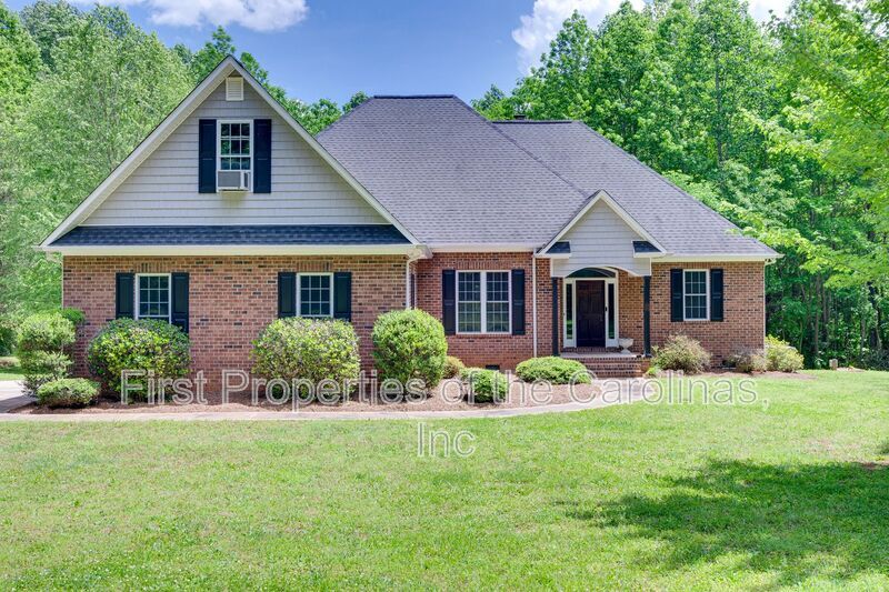 Foto principal - 646 Harper Davis Rd
