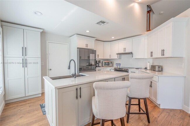 Foto del edificio - 2675 Oak Park Cir