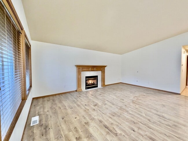 Building Photo - Great 3 Bedroom 2 Bath Ranch in St. Johns!
