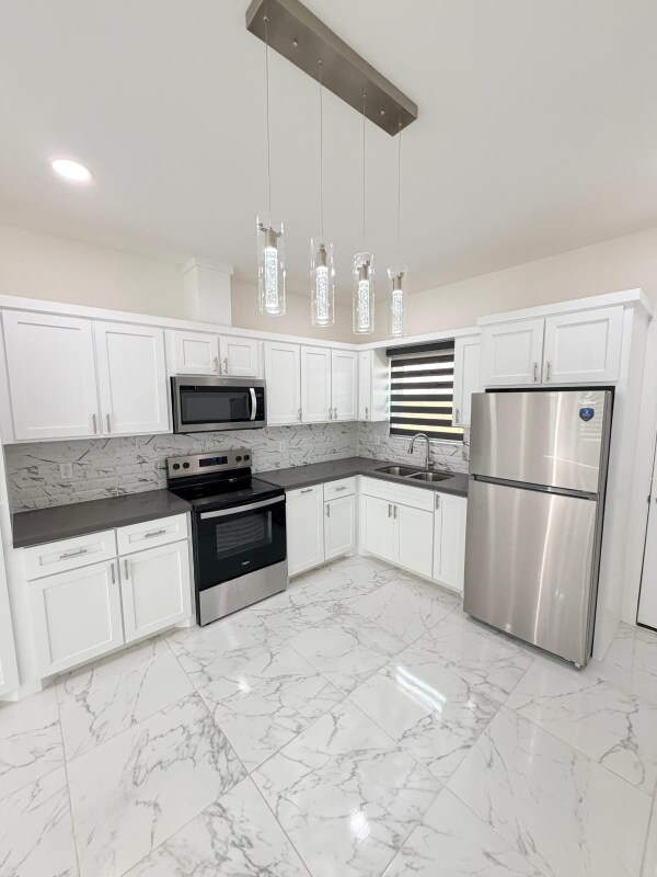 Foto del edificio - 2300 E San Andrea St