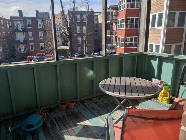 Building Photo - 74 Parkman St