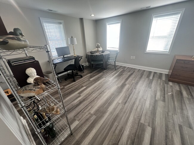 Foto del edificio - 4910 Harford Rd Unit 2