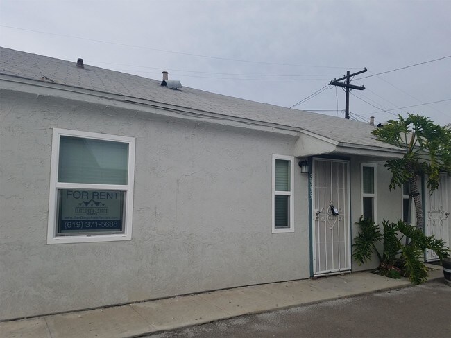 Building Photo - 2335 Smythe Ave