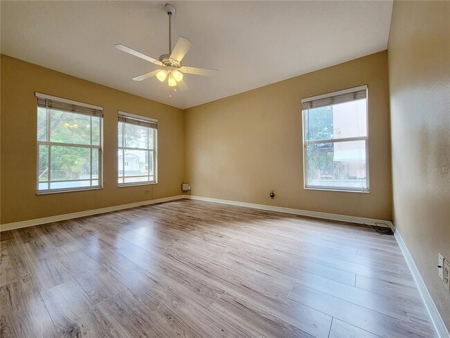 Foto del edificio - 2008 N Albany Ave