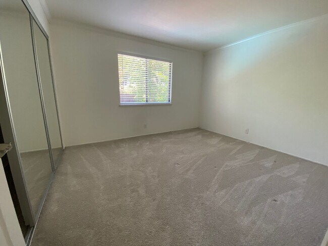 Foto del edificio - ALMADEN VALLEY - Sharp home with 4 large bedrooms (plus bonus room) and 3 full bathrooms, pool.