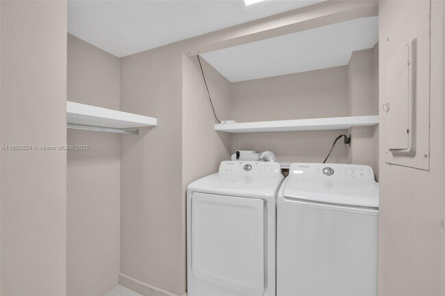 Building Photo - 2333 Brickell Ave