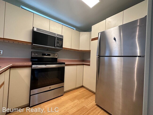 Building Photo - 2 br, 2.5 bath House - 13410 Valerie Dr