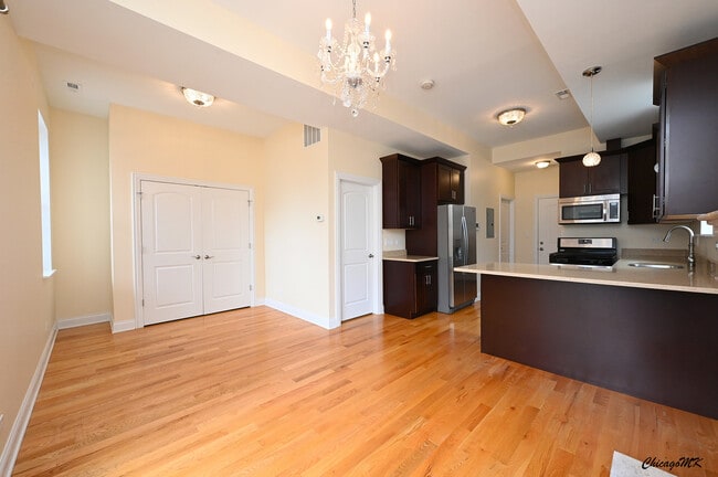 Foto del edificio - 904 W Erie St