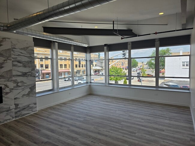 Building Photo - 2202 Lombard Ave