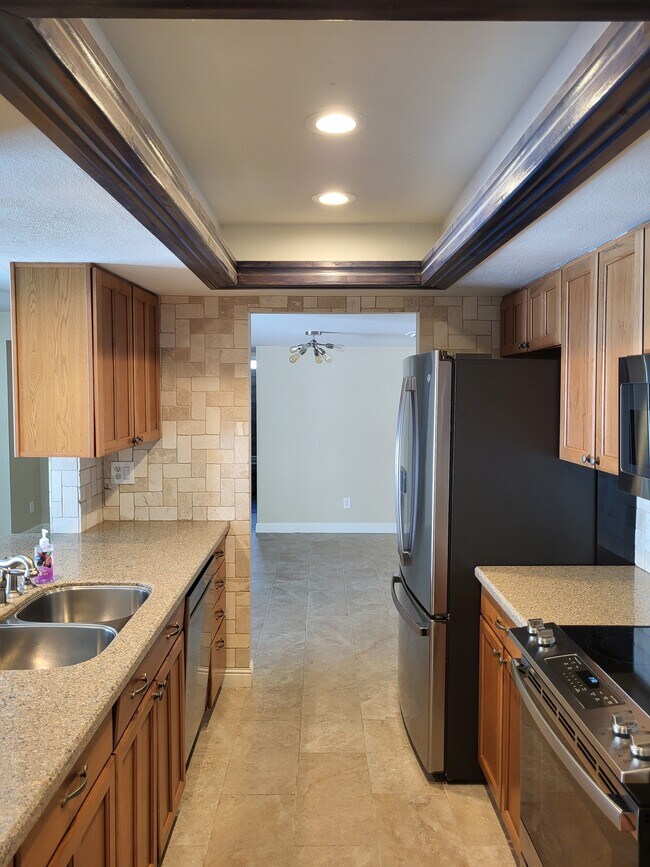 Building Photo - 5711 N 83rd Pl
