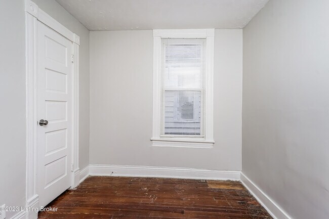 Foto del edificio - 1420 S 28th St