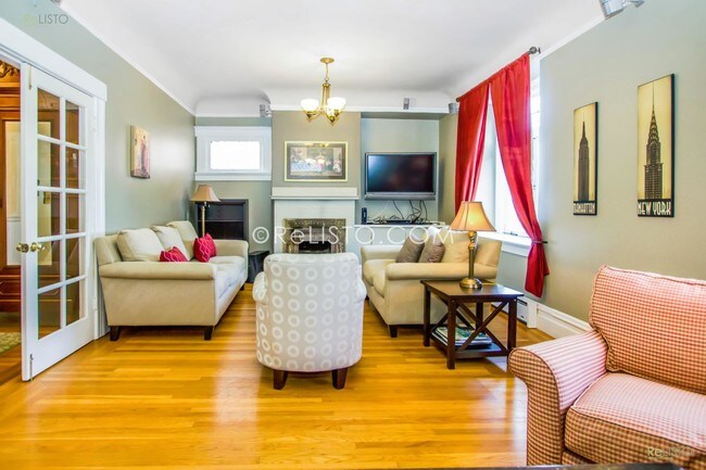 Building Photo - 379 Frederick St