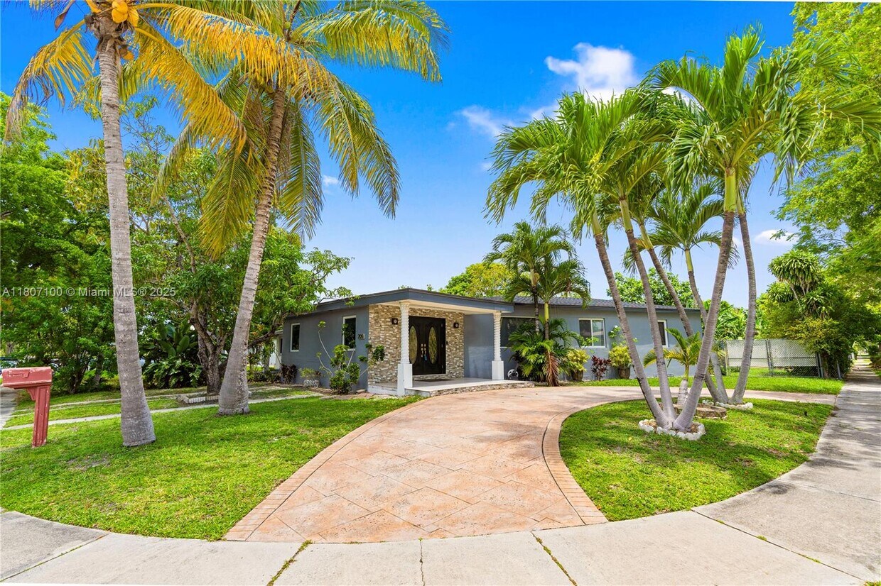 Foto principal - 205 NW 128th St