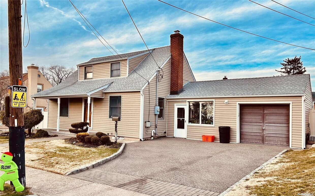 Primary Photo - 12 Nelson St