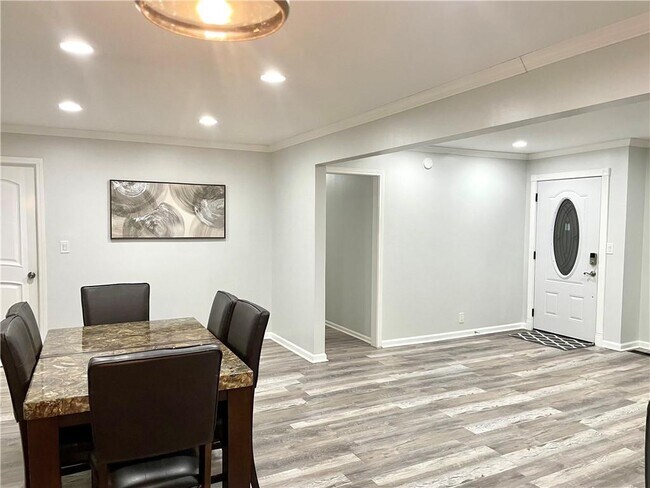Foto del edificio - 6068 Tracy Valley Dr NW