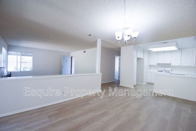 Building Photo - 5191 Laurel Park Dr