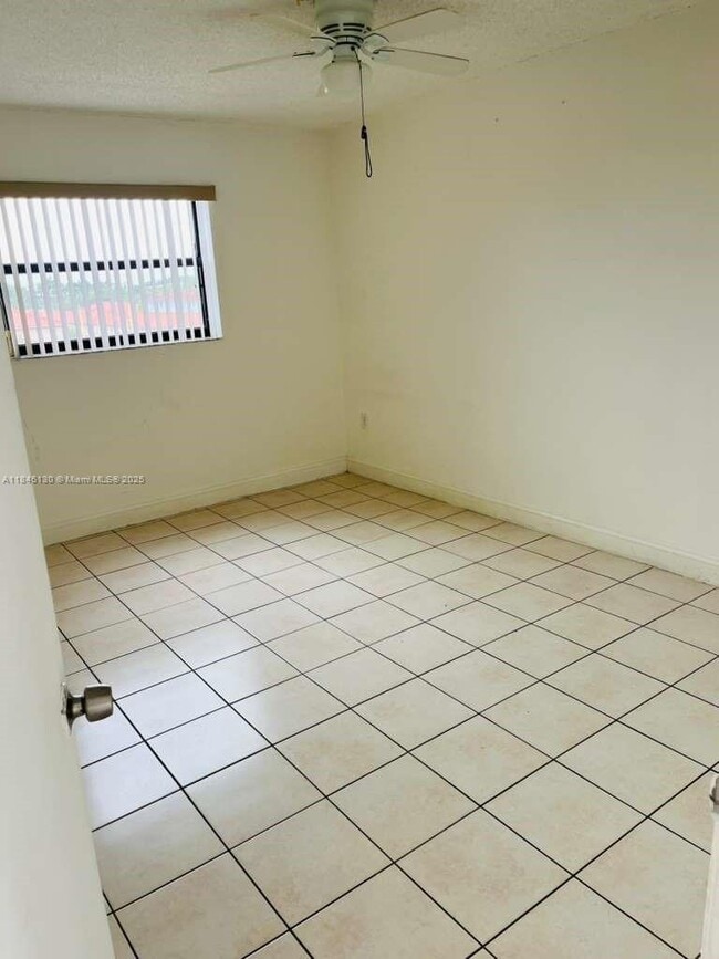 Foto del edificio - 8075 NW 7th St