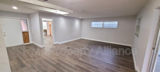 Foto del edificio - 615 Riverview Ave