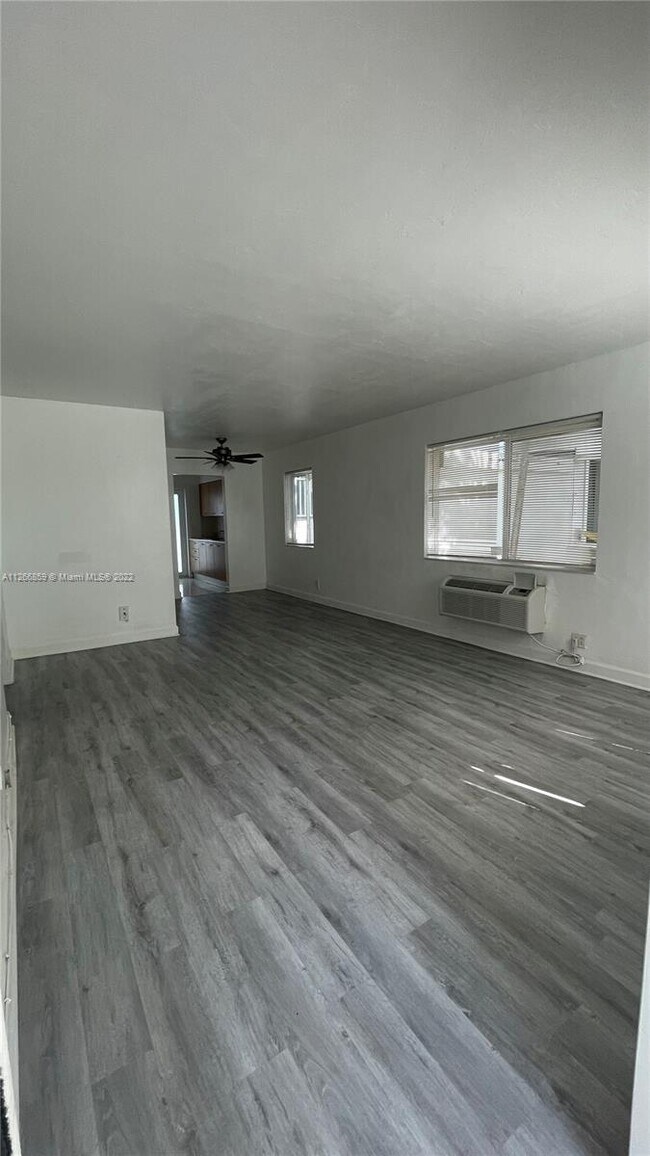 Building Photo - 320 86th St