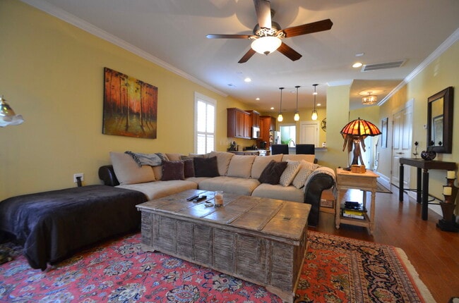 Building Photo - 1811 Luna Ct