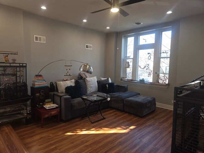 Foto del edificio - 2557 W Superior St