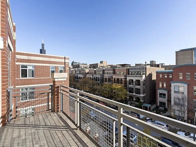 Foto del edificio - 1060 W Monroe St