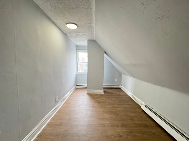 Building Photo - 65 Hudson St
