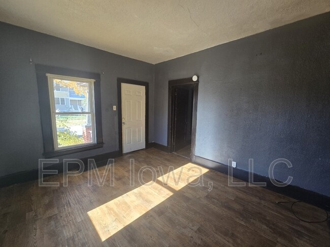 Building Photo - 206 Clay St