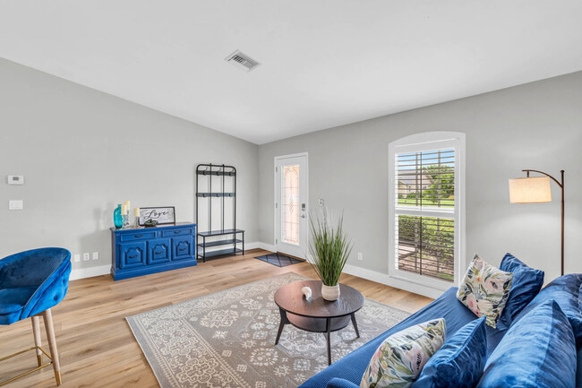 Foto del edificio - 81 Wickliffe Dr