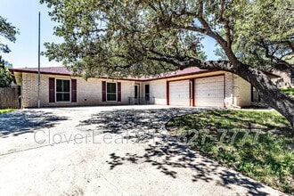 Building Photo - 8246 Phoenix Ave