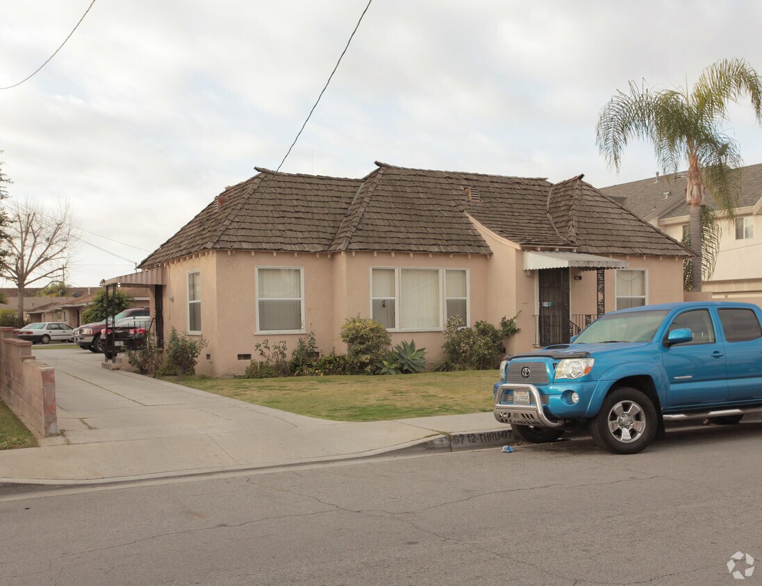 Primary Photo - 9712-9716 Park St