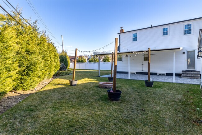 Foto del edificio - 762 Caryl St