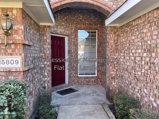 Building Photo - 15809 Ducote Dr