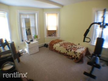 Building Photo - 76 Easton St