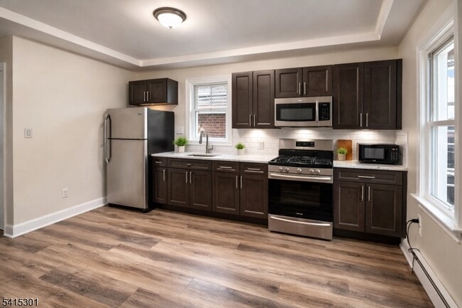 Foto del edificio - 64 N 13th St