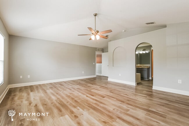 Building Photo - 2451 Foxhollow Rd