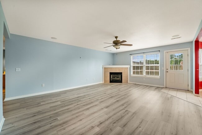 Foto del edificio - Charming 3-Bedroom, 2-Bathroom Home for Rent in Bentonville