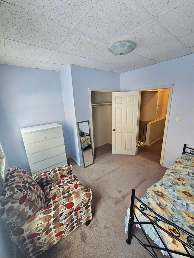 Building Photo - 430 Venture St